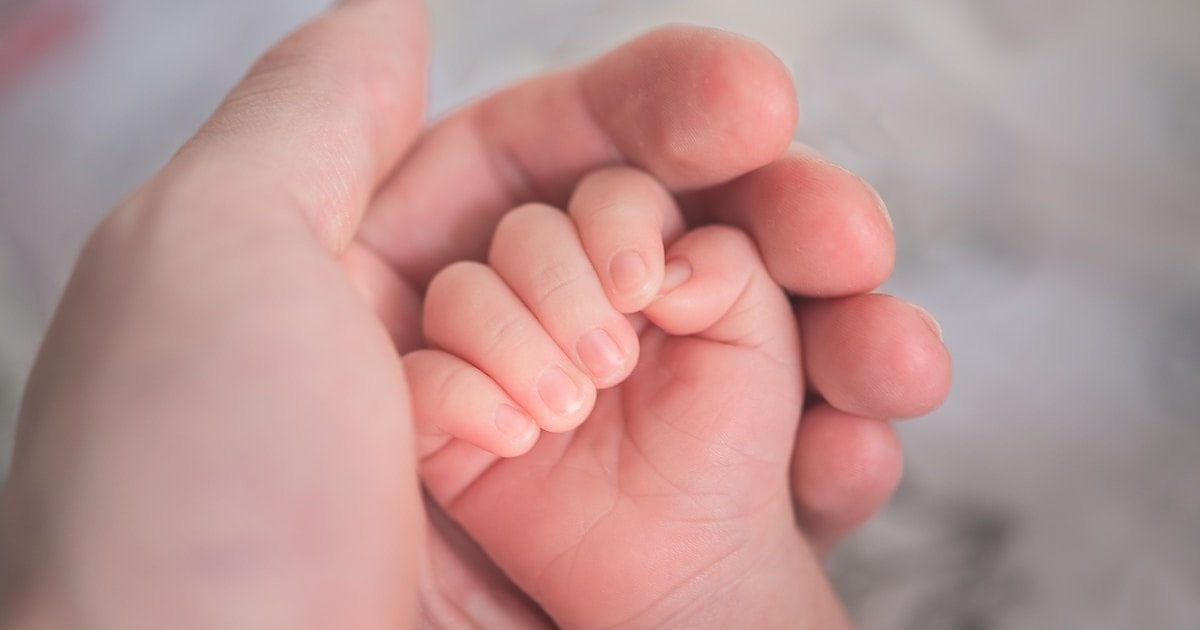 Breastfeeding Schedule by Age: 0-12 Months Complete Guide