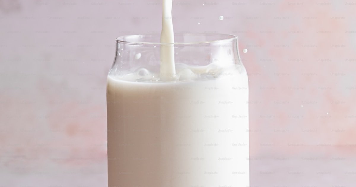 How Much Milk Should a Baby Drink? Daily Milk Intake by Age (0-12 Months)